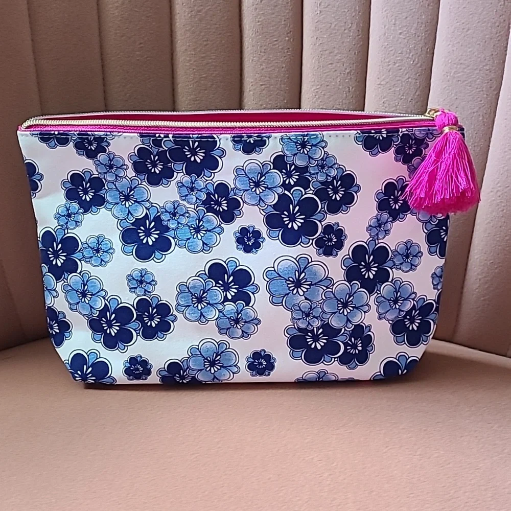 Estee Lauder Cosmetic Case